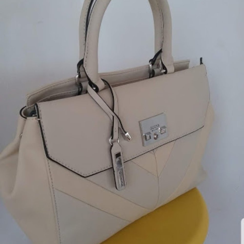 GUESS HANDBAGS